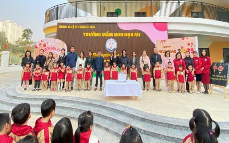 Giáo viên trường mầm non Hoa Lan tận tâm, chuyên nghiệp chăm sóc các bé